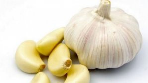 Tot ce trebuie să ştii despre una dintre cele mai în vogă diete: cura cu usturoi