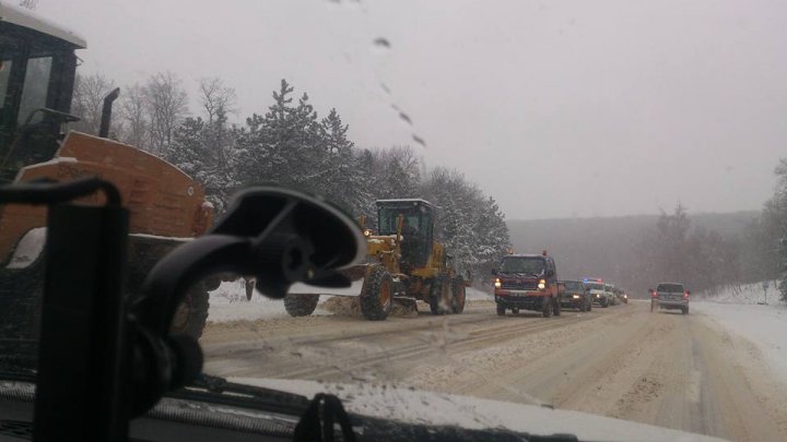 Deblocarea drumurilor din ţară, în plin proces. La Orhei se efectuează lucrări de deszăpezire (FOTO)