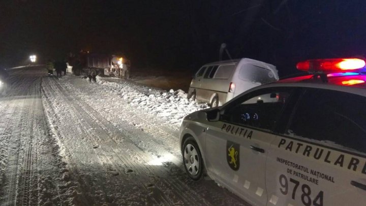 POTOP ALB pe drumurile din ţară. Patru victime, în urma unui GRAV ACCIDENT în apropiere de Ştefan Vodă