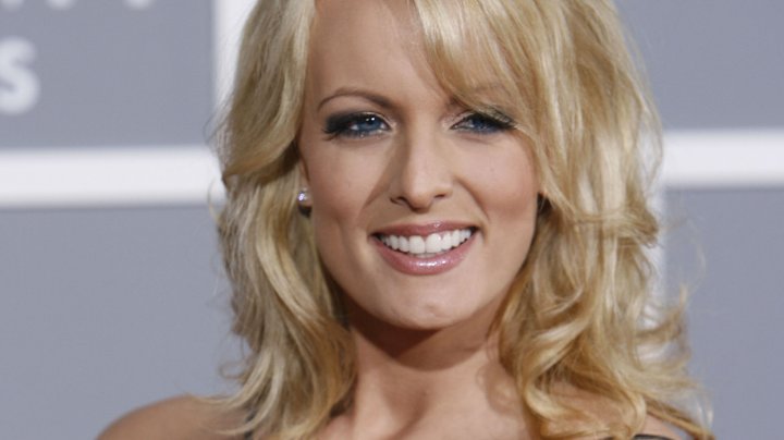 Actrița porno Stormy Daniels îl dă în judecată pe Donald Trump