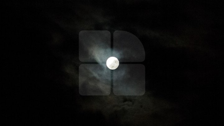 LUNA ALBASTRĂ din nou pe cerul din Moldova. Când vom avea parte de acest fenomen neobișnuit