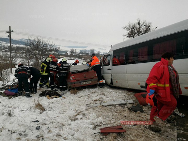 Un şofer moldovean a provocat un grav accident la Vaslui: O persoană decedată şi alte două încarcerate (VIDEO/FOTO)