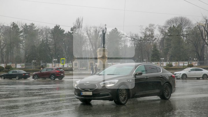 Iarna nu se lasă dusă. În zilele viitoare, meteorologii anunţă că REVIN NINSORILE