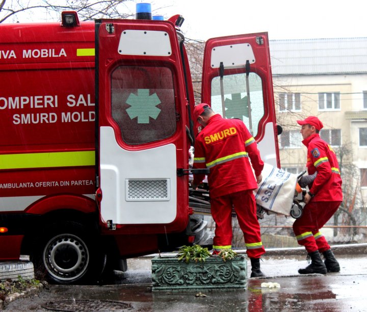 Moldoveanca internată într-un spital din Italia, adusă în țară de un echipaj SMURD (FOTO)