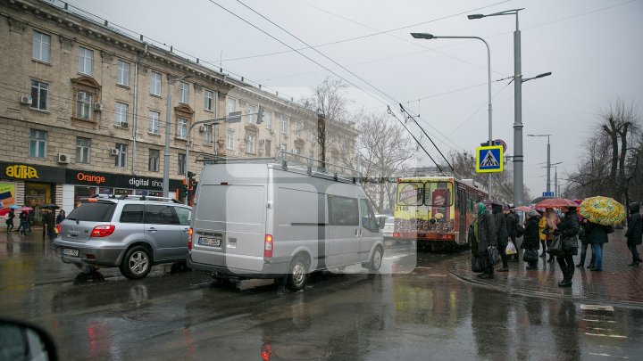 PLOILE NU SE OPRESC!  Câte grade vor indica termometrele