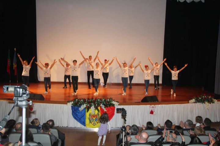 Festivalul "Mărţişor" a fost sărbătorit de moldovenii din Portugalia. Cum s-au distrat aceştia (FOTO/VIDEO)