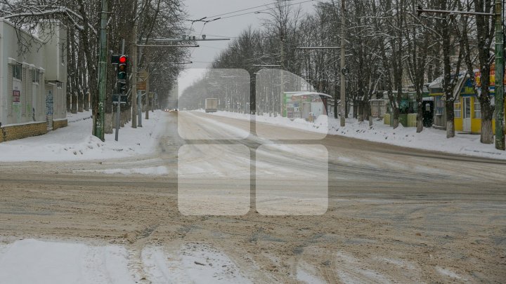 Avertisment meteo: Va mai ninge puternic până la ora 22:00