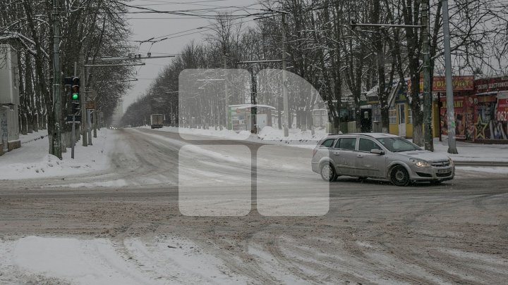 Avertisment meteo: Va mai ninge puternic până la ora 22:00