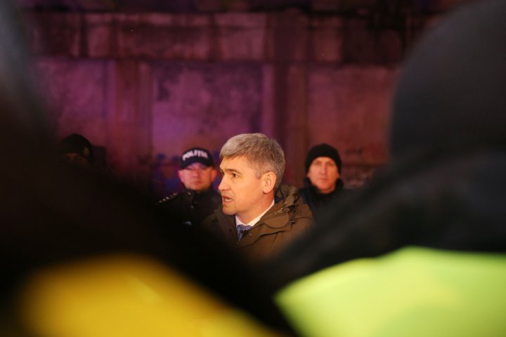 Ministrul Jizdan: În premieră, carabinierii, poliţiştii, salvatorii şi pompierii au patrulat pe parcursul nopţii pentru a ajuta cetăţenii