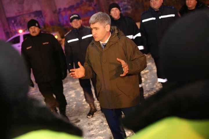 Ministrul Jizdan: În premieră, carabinierii, poliţiştii, salvatorii şi pompierii au patrulat pe parcursul nopţii pentru a ajuta cetăţenii