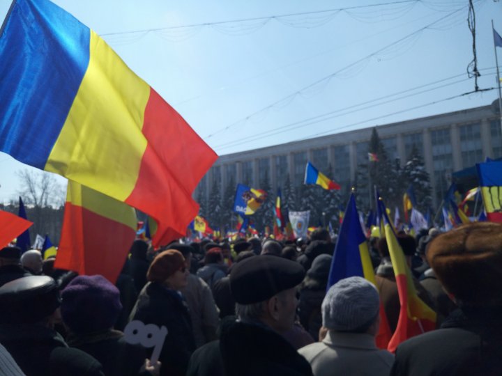 Manifestaţie de amploare în PMAN pentru unirea Republicii Moldova cu România (FOTO)