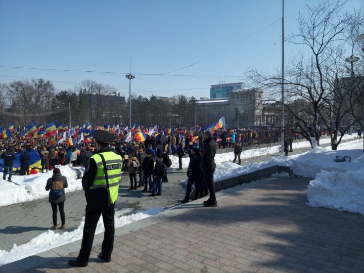 Manifestaţie de amploare în PMAN pentru unirea Republicii Moldova cu România (FOTO)