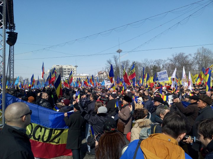 Manifestaţie de amploare în PMAN pentru unirea Republicii Moldova cu România (FOTO)