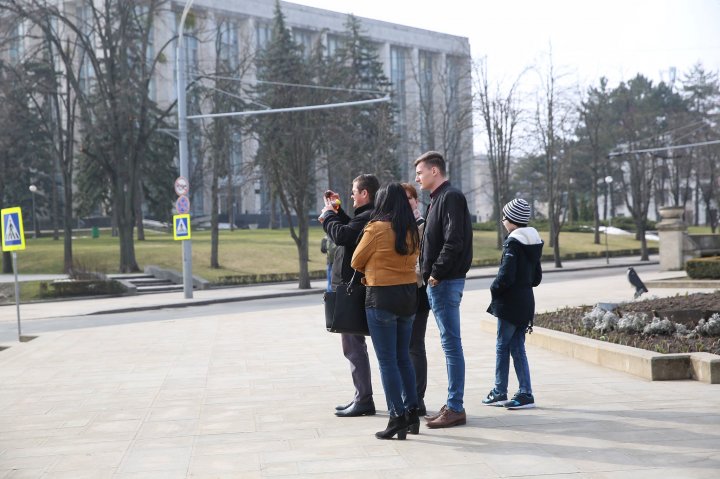 Reacţia locuitorilor când au văzut că în Chişinău se face curăţenie generală 