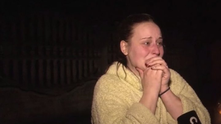 Au scăpat ca prin minune. O mama şi trei copii, la un pas să ARDĂ DE VII (VIDEO)