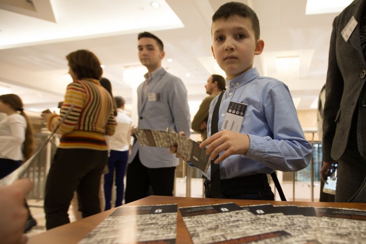 Expoziție inedită la Parlament. Omagiu adus lituanienilor care au trecut prin ororile deportărilor