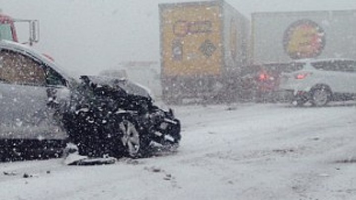 ACCIDENT TERIBIL ÎN SUA. Peste 81 de mașini s-au ciocnit violent din cauza ninsorii (FOTO)