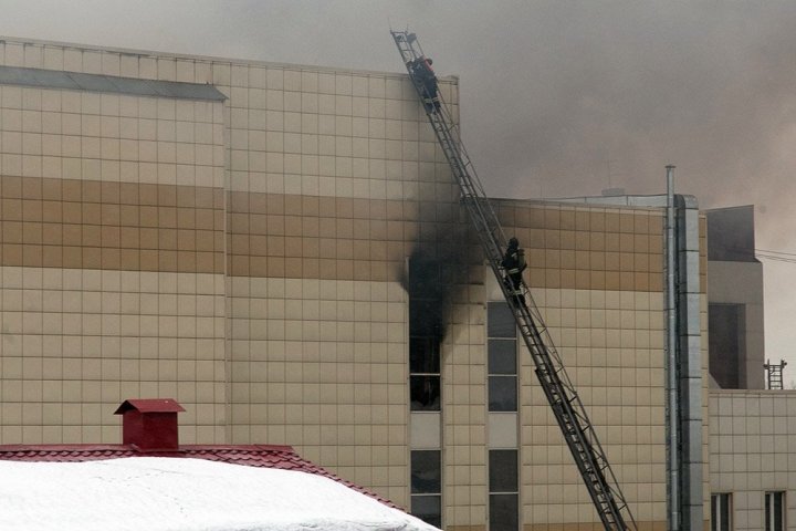 ADEVĂRUL DESPRE INCENDIUL DEVASTATOR DIN KEMEROVO. Numărul morților este mult mai mare decât spun autoritățile (VIDEO)