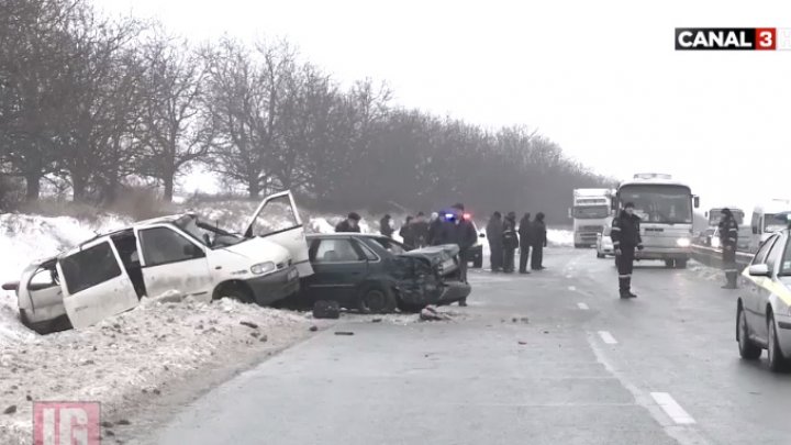 Când prostia bate dibăcia! Un bărbat a furat o maşină, a tamponat-o şi a ajuns la spital cu fracturi