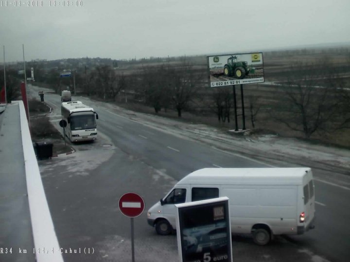 NINGE ÎN TOATĂ MOLDOVA! Cum se circulă la această oră pe drumurile din țară (FOTO) 