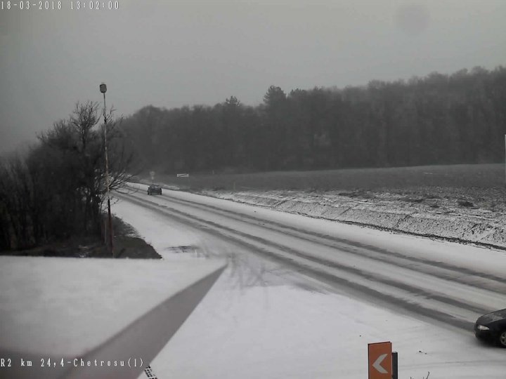 NINGE ÎN TOATĂ MOLDOVA! Cum se circulă la această oră pe drumurile din țară (FOTO) 