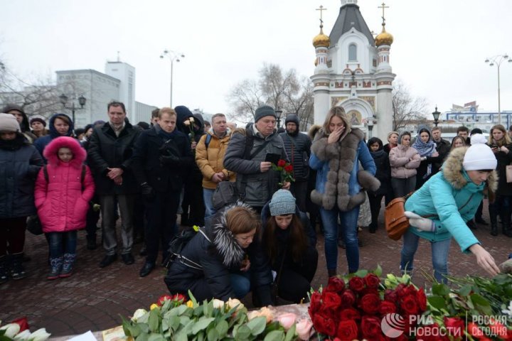 Kemerovo, ÎN DOLIU. Flori şi lacrimi pentru cei arşi de vii (IMAGINI CARE FAC ÎNCONJURUL LUMII)