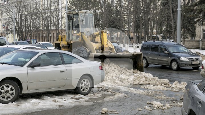 Primăria, în regim de lucru non-stop. Lucrările de deszăpezire continuă (FOTOREPORT)