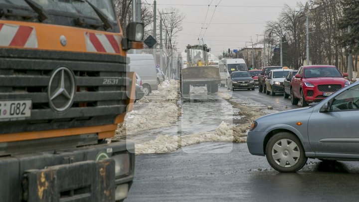 Primăria, în regim de lucru non-stop. Lucrările de deszăpezire continuă (FOTOREPORT)