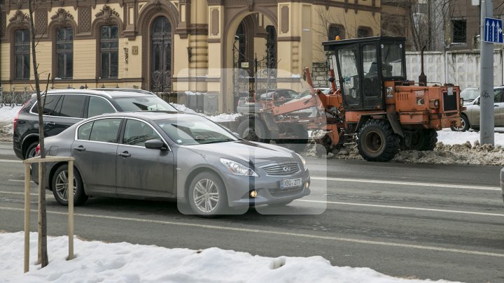 Primăria, în regim de lucru non-stop. Lucrările de deszăpezire continuă (FOTOREPORT)