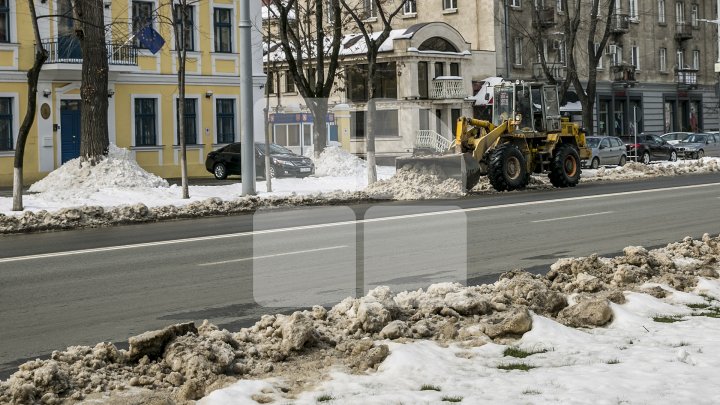 Primăria, în regim de lucru non-stop. Lucrările de deszăpezire continuă (FOTOREPORT)