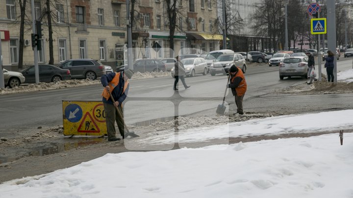 Primăria, în regim de lucru non-stop. Lucrările de deszăpezire continuă (FOTOREPORT)