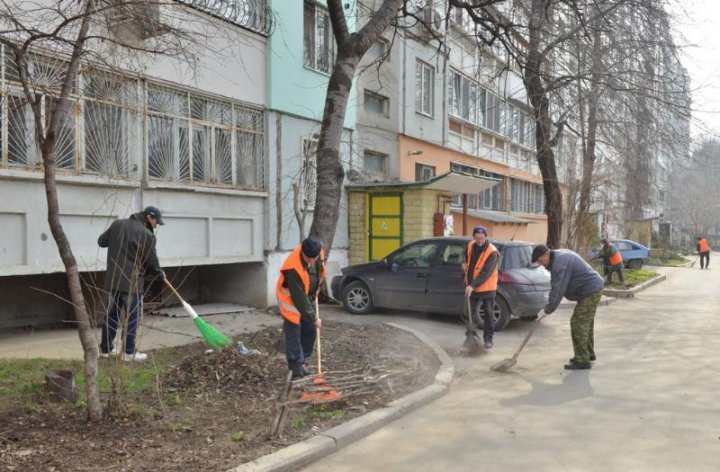 Reacţia locuitorilor când au văzut că în Chişinău se face curăţenie generală 