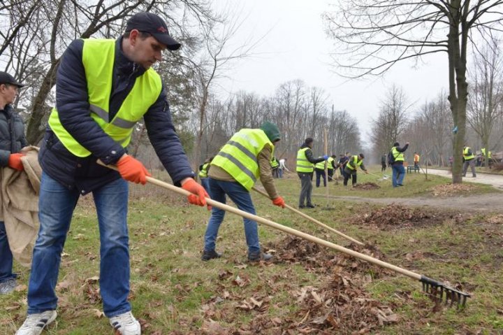 Reacţia locuitorilor când au văzut că în Chişinău se face curăţenie generală 