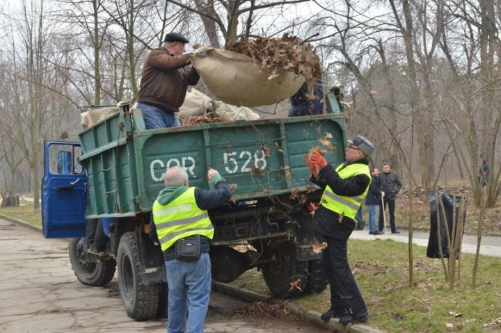 Reacţia locuitorilor când au văzut că în Chişinău se face curăţenie generală 