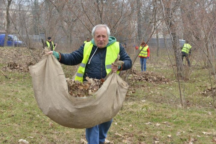 Reacţia locuitorilor când au văzut că în Chişinău se face curăţenie generală 