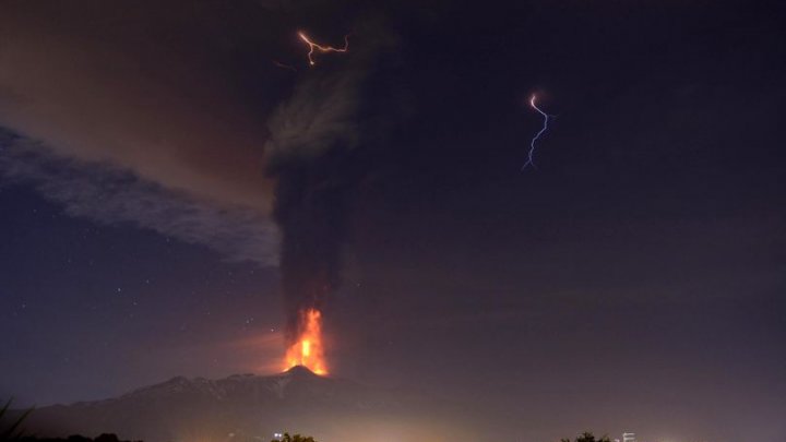 Muntele Etna alunecă în Marea Mediterană. Peste 3 milioane de oameni sunt în pericol