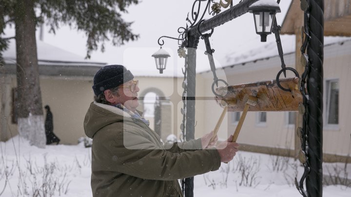 "O experiență unică!" Trei bucătari francezi au pregătit plăcinte la Mănăstirea Frumoasa din Călărași, fiind ajutaţi de măicuțe (FOTO)