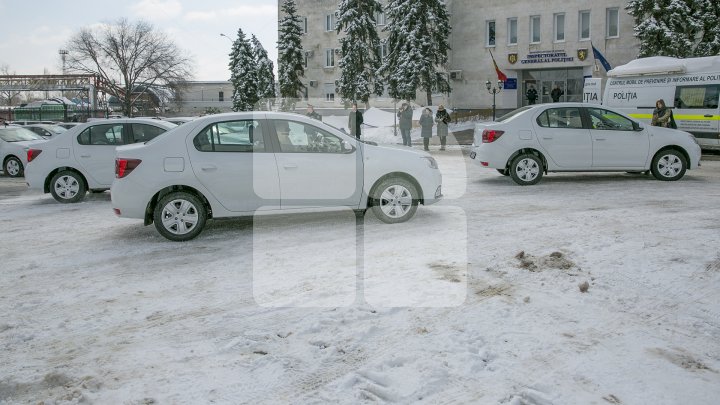 Ofiţerii de urmărire penală vor avea MAŞINI NOI! 42 de automobile au fost cumpărate din banii oferiţi de UE (FOTO) 