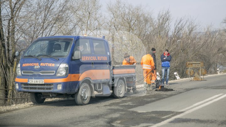 Marea Curățenie de primăvară din Capitală. Angajații Spații Verzi și locuitorii fac curat în toate parcurile și străzile