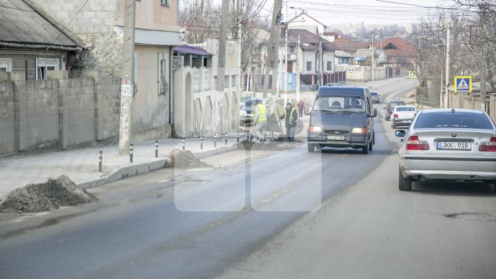 Marea Curățenie de primăvară din Capitală. Angajații Spații Verzi și locuitorii fac curat în toate parcurile și străzile