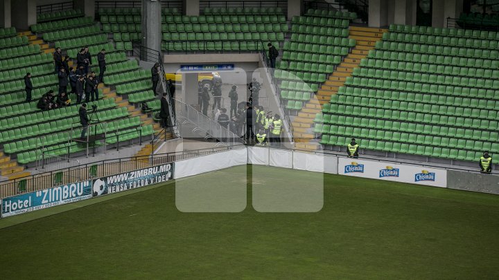 "TERORIŞTI" PE STADION: Trupele speciale ale MAI şi-au testat capacităţile (FOTORREPORT)