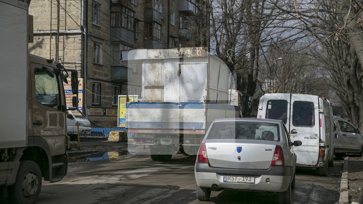 Silvia Radu face curățenie în oraș. Gheretele amplasate ilegal în Capitală au fost evacuate (FOTOREPORT)