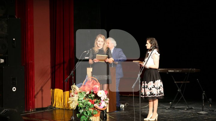 "Creatori ai vieţii spirituale!" Cei mai buni actori şi regizori din ţară, premiaţi în cadrul Galei Premiilor UNITEM 2018 (FOTO)