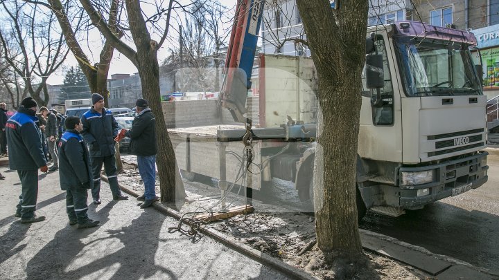 Silvia Radu face curățenie în oraș. Gheretele amplasate ilegal în Capitală au fost evacuate (FOTOREPORT)