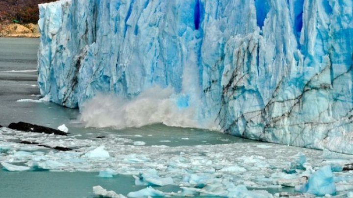 Imagini spectaculoase în Argentina! O bucată uriaşă s-a rupt dintr-un gheţar 