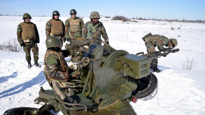 Blindate şi împușcături la Bulboaca. Militarii au executat trageri de luptă (FOTO/VIDEO)