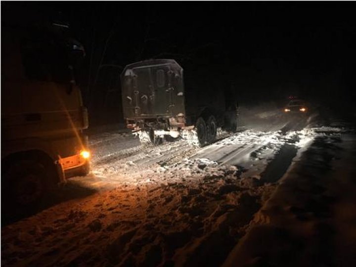 URGIE ALBĂ în Moldova. Circulaţia transportului de mare tonaj, OPRITĂ pe mai multe şosele. INFORMAŢII DE ULTIMA ORĂ despre ce se întâmplă în ţară