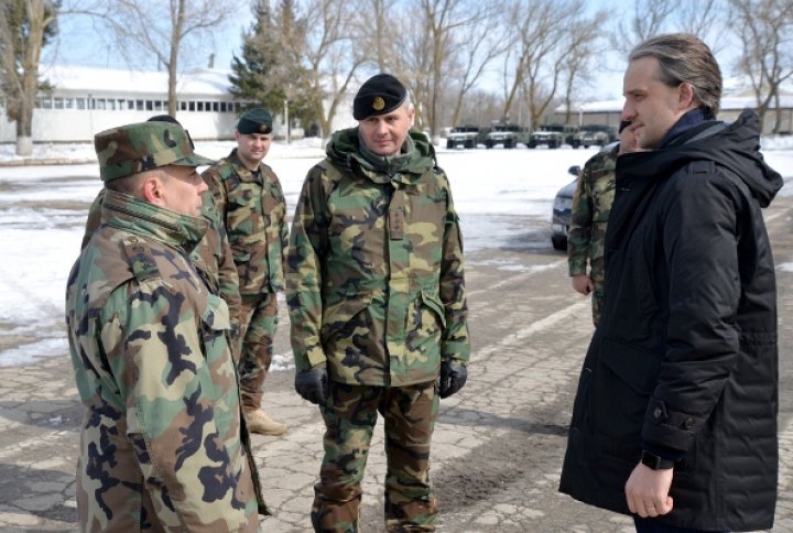 Blindate şi împușcături la Bulboaca. Militarii au executat trageri de luptă (FOTO/VIDEO)