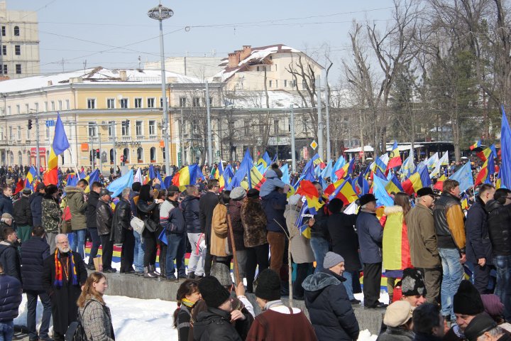 Manifestaţie de amploare în PMAN pentru unirea Republicii Moldova cu România (FOTO)