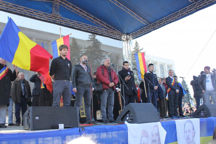 Manifestaţie de amploare în PMAN pentru unirea Republicii Moldova cu România (FOTO)